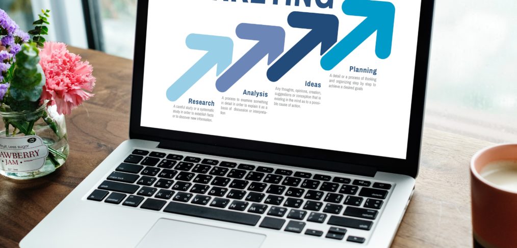 Ecommerce Guide to Influencer Marketing and Growth Hacking